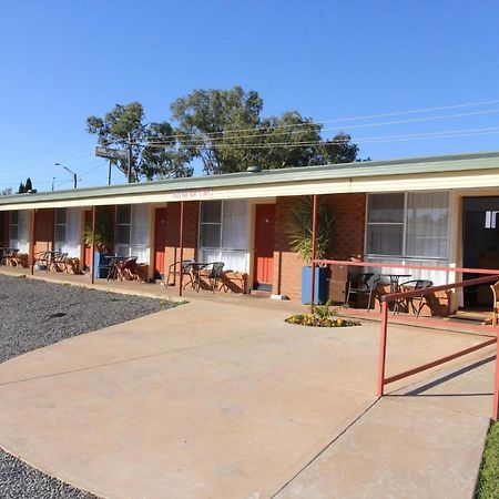 Cross Roads Motel Cobar Exteriör bild