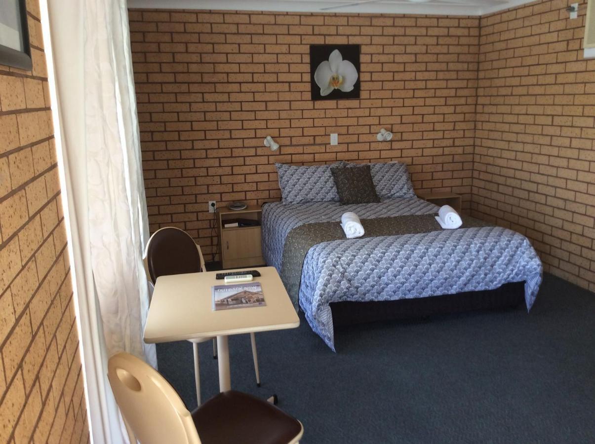 Cross Roads Motel Cobar Exteriör bild