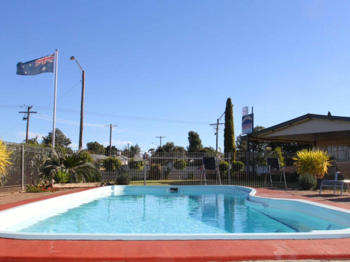 Cross Roads Motel Cobar Exteriör bild